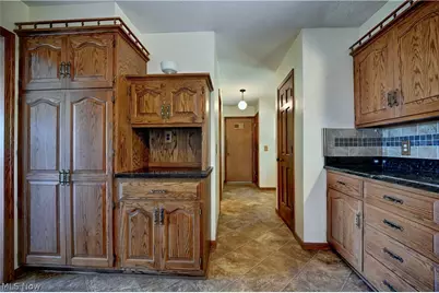 883 Basel Street, Sugarcreek, OH 44681 - Photo 5