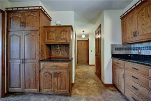 883 Basel St, Sugarcreek, OH 44681 - Photo 5