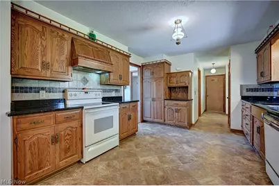 883 Basel Street, Sugarcreek, OH 44681 - Photo 9