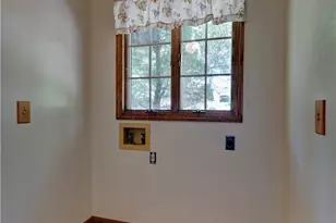 883 Basel St, Sugarcreek, OH 44681 - Photo 17