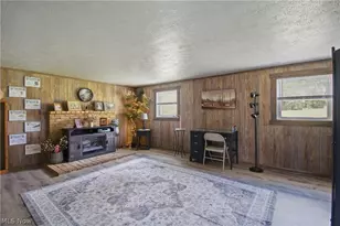12097 Lisa Ave NW, Hartville, OH 44632 - Photo 23