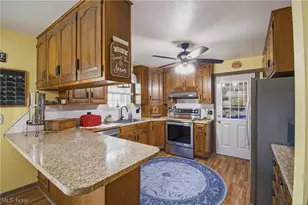 12097 Lisa Ave NW, Hartville, OH 44632 - Photo 7