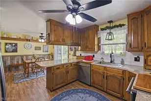 12097 Lisa Ave NW, Hartville, OH 44632 - Photo 9