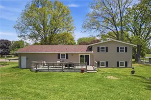 12097 Lisa Ave NW, Hartville, OH 44632 - Photo 29