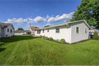 804 4th Street SE, New Philadelphia, OH 44663 - Photo 3