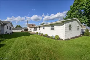 804 4th St SE, New Philadelphia, OH 44663 - Photo 3