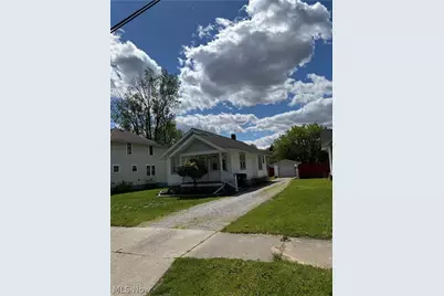 462 Larkin Avenue, Akron, OH 44305 - Photo 1