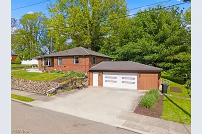 330 Tuscarawas Street NE, Navarre, OH 44662 - Photo 3