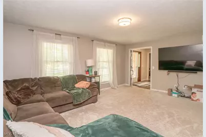 4029 Bel Air Avenue NW, Canton, OH 44718 - Photo 5