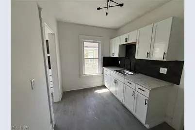 12005 Shadeland Avenue, Loveland, OH 44108 - Photo 7