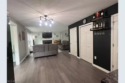 10523 Herrington Drive, Aurora, OH 44202 - Photo 9