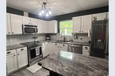 10523 Herrington Drive, Aurora, OH 44202 - Photo 11