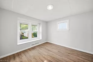 1524 E 221st St, Euclid, OH 44117 - Photo 9