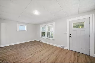 1524 E 221st Street, Euclid, OH 44117 - Photo 5