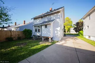 1524 E 221st St, Euclid, OH 44117 - Photo 23