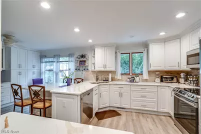2420 Orchid Street NW, North Canton, OH 44720 - Photo 5