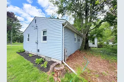8803 Spring Valley Drive, Mentor, OH 44060 - Photo 5