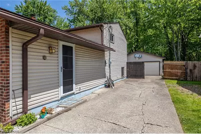 6243 Rosebelle Avenue, North Ridgeville, OH 44039 - Photo 3