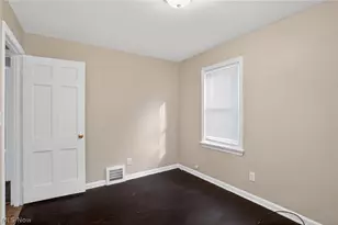 14404 Tokay Ave, Maple Heights, OH 44137 - Photo 13