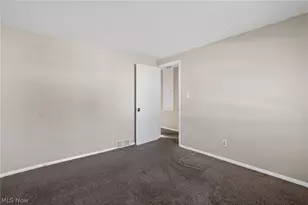 14404 Tokay Ave, Maple Heights, OH 44137 - Photo 17