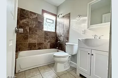 9725 Parkview Avenue, Garfield Heights, OH 44125 - Photo 11