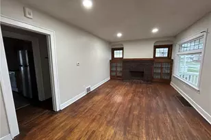9725 Parkview Ave, Garfield Heights, OH 44125 - Photo 3