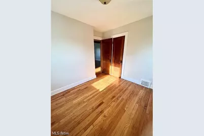9725 Parkview Avenue, Garfield Heights, OH 44125 - Photo 17