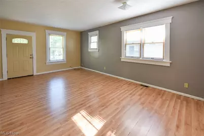 761 E Crosier Street, Akron, OH 44306 - Photo 9