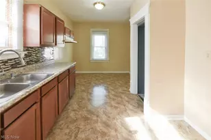 761 E Crosier St, Akron, OH 44306 - Photo 11