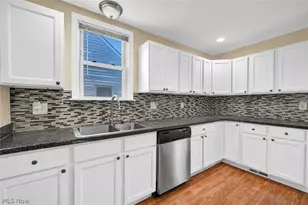 16005 Throckley Ave, Loveland, OH 44128 - Photo 5