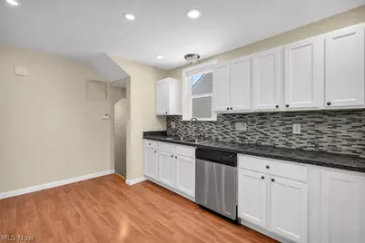 16005 Throckley Avenue, Loveland, OH 44128 - Photo 7