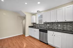 16005 Throckley Ave, Loveland, OH 44128 - Photo 7