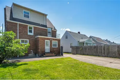 16005 Throckley Avenue, Loveland, OH 44128 - Photo 33