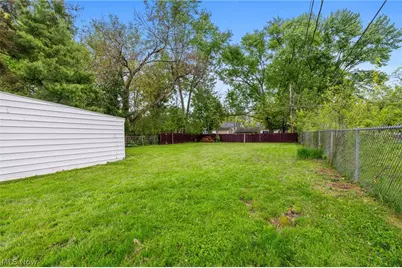7249 Greenleaf Avenue, Parma, OH 44130 - Photo 31