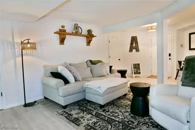 991 Powers Avenue #4, Youngstown, OH 44505 - Photo 3