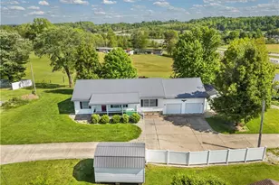 23 Delaware St, Mineral Wells, WV 26150 - Photo 5