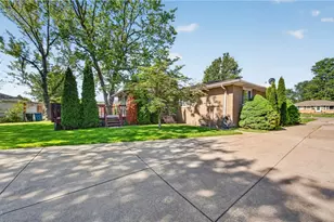 6649 Maplehurst Rd, North Olmsted, OH 44070 - Photo 45