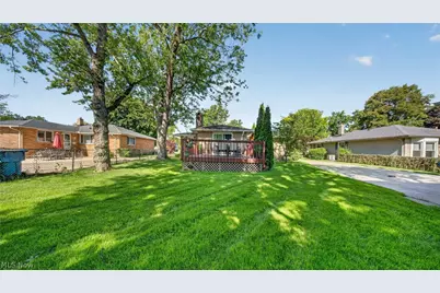 6649 Maplehurst Road, North Olmsted, OH 44070 - Photo 43