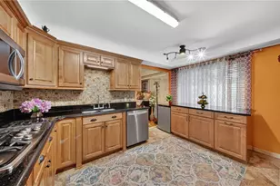 6649 Maplehurst Rd, North Olmsted, OH 44070 - Photo 7