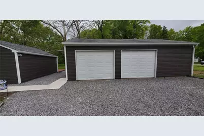 724 Briggs Road, Leavittsburg, OH 44430 - Photo 3