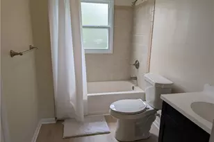 1678 Byron Dr, Mayfield Heights, OH 44124 - Photo 9
