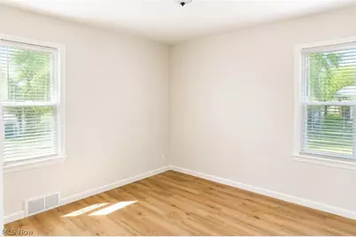13711 Bennington Avenue, Loveland, OH 44135 - Photo 5