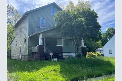 304 Lowell Avenue NE, Warren, OH 44483 - Photo 1