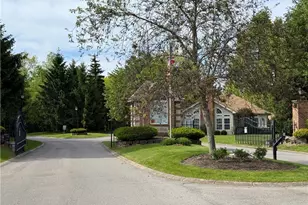 28 Hunters Woods Blvd, Canfield, OH 44406 - Photo 3