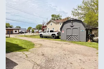 3345 Elyria Avenue, Lorain, OH 44055 - Photo 15