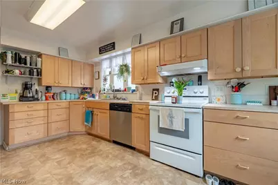 2417 S Arch Avenue, Alliance, OH 44601 - Photo 13