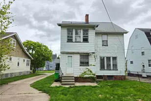 10605 Grace Ave, Garfield Heights, OH 44125 - Photo 5