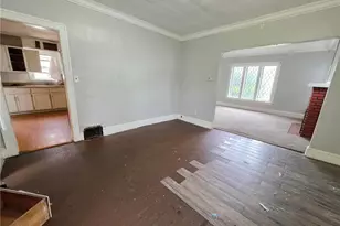 10605 Grace Ave, Garfield Heights, OH 44125 - Photo 11