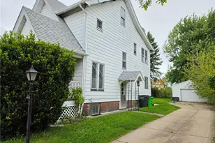 10605 Grace Ave, Garfield Heights, OH 44125 - Photo 3