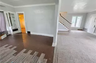 10605 Grace Ave, Garfield Heights, OH 44125 - Photo 9